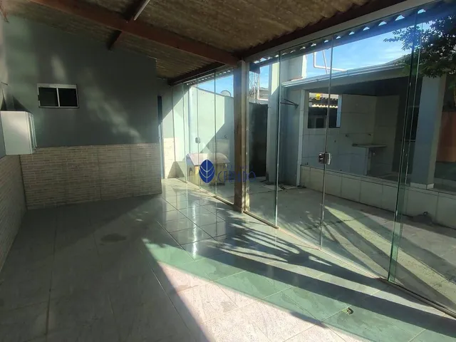 Imagem 2: Casa com Closet e Banheira à Venda no Bairro Calixtopólis