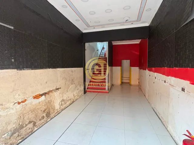 Imagem: A loja possui 3 Dormitórios, 3 Banheiros, 350m² de Área