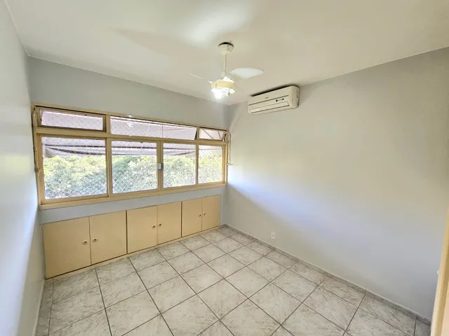 Imagem 4: SQS 204 BLOCO J - LOCAÇÃO APTO 5° ANDAR, 03 QUARTOS SENDO 01 TRANSFORMADO ESCRITÓRIO