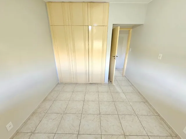Imagem 3: SQS 204 BLOCO J - LOCAÇÃO APTO 5° ANDAR, 03 QUARTOS SENDO 01 TRANSFORMADO ESCRITÓRIO