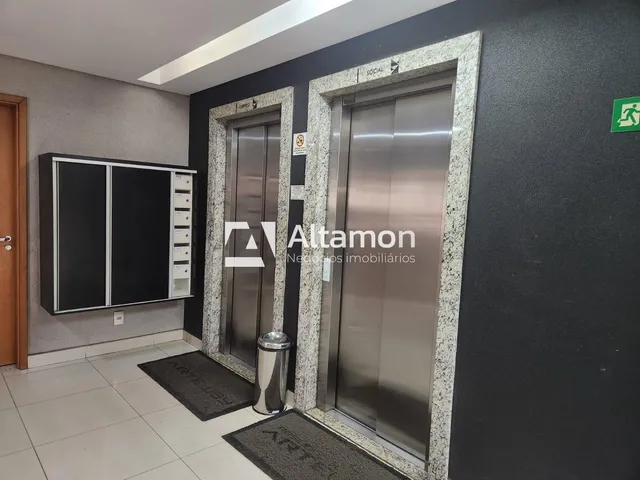 Imagem 2: Apartamento de 1 suíte com armário, sala, cozinha com armários, área de serivço