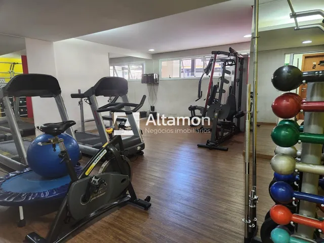 Imagem 8: Apartamento de 1 suíte com armário, sala, cozinha com armários, área de serivço