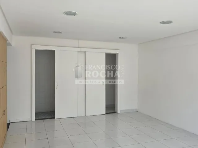 Imagem 4: Loja Comercial de 131 m² em Localização Estratégica Próxima ao Shopping Vila Velha