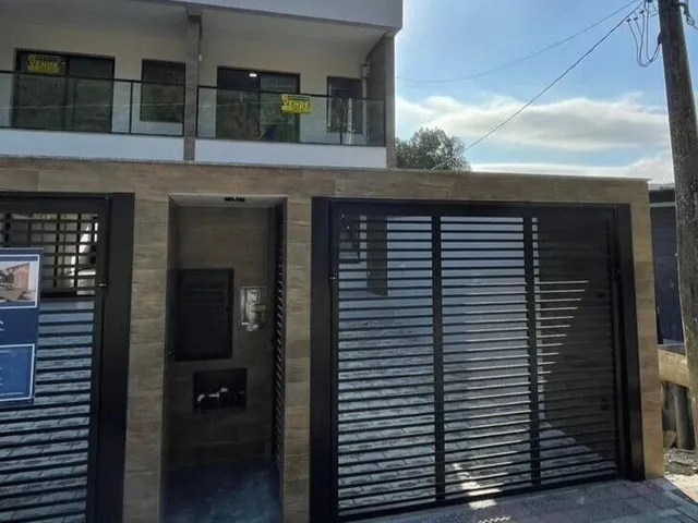 Imagem 2: Sobrado Novo e Amplo em Bombas, Bombinhas/Sc - Excelente Localização e Conforto Garantido