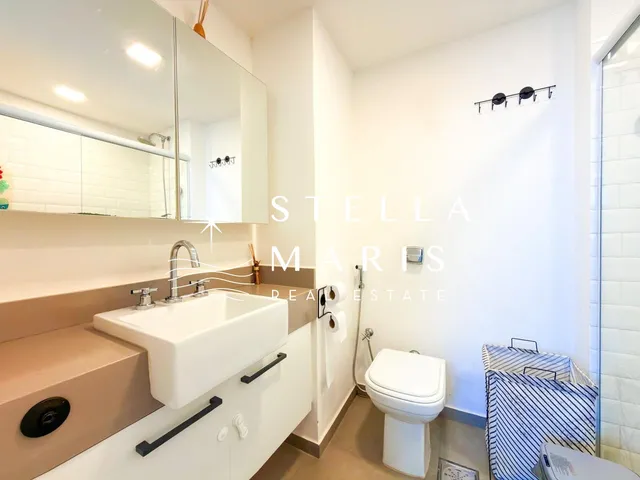 Imagem 2: Ipanema, Apartamento reformado, em andar alto, com 76 m2 e 3 quartos, à venda em prédio