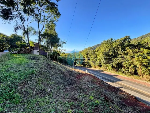 Imagem: O terreno possui 420m² de Área Privada e está localizado