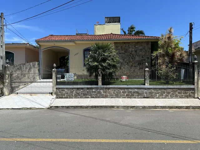Imagem: Casa com 3 Quartos - Suíte - Área de Festas