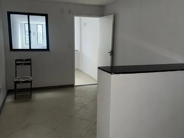 Imagem 2: ALUGO APARTAMENTO NA AV. DORIVAL CAYMMI, 1/4, 30M², R$ 1.200,00 INCLUSO TAXAS DE