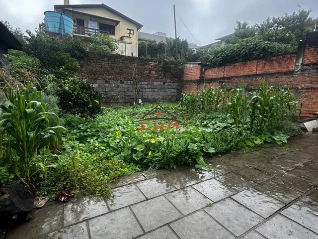 Imagem 2: Casa à venda em Farroupilha, São José - 3 Dormitórios, Pátio e 2 Vagas de Garagem
