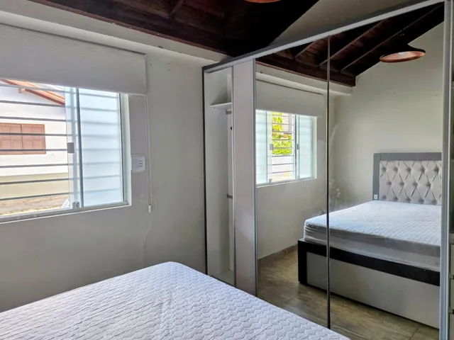 Imagem 12: Casa à Venda em Garopaba-SC, Centro: 7 Quartos, 1 Suíte, 4 Salas, 5 Banheiros, 6 Vagas