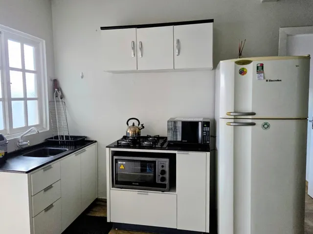 Imagem 13: Casa à Venda em Garopaba-SC, Centro: 7 Quartos, 1 Suíte, 4 Salas, 5 Banheiros, 6 Vagas