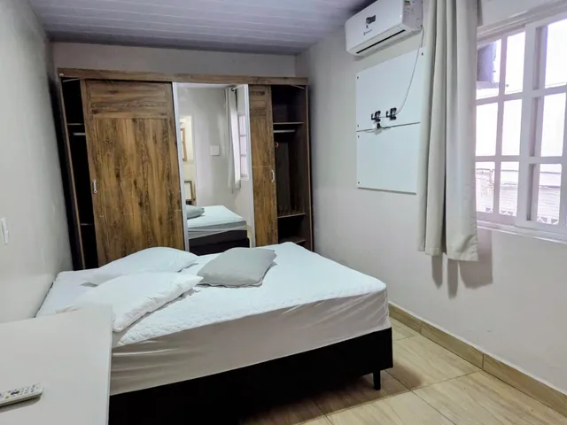 Imagem 15: Casa à Venda em Garopaba-SC, Centro: 7 Quartos, 1 Suíte, 4 Salas, 5 Banheiros, 6 Vagas