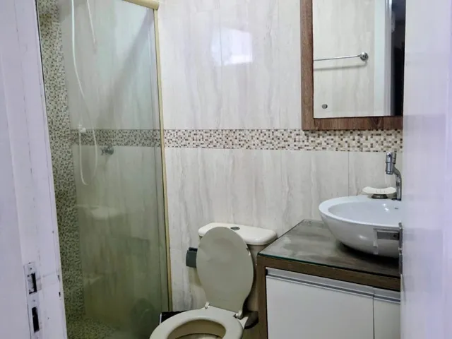 Imagem 3: Casa à Venda em Garopaba-SC, Centro: 7 Quartos, 1 Suíte, 4 Salas, 5 Banheiros, 6 Vagas