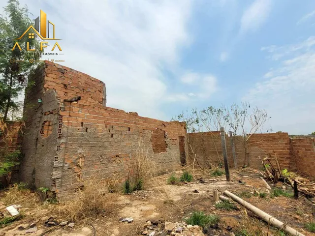 Imagem 16: Lote murado com barracão iniciado no vila dourada