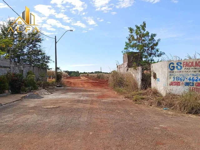 Imagem 7: Lote murado com barracão iniciado no vila dourada