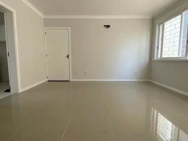 Imagem 2: Apartamento à venda em Porto Alegre, Petrópolis, com 3 quartos, 125m²