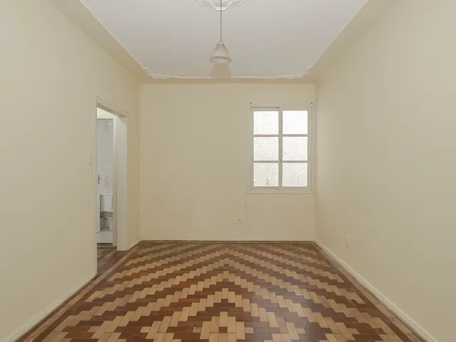 Imagem 2: Apartamento à venda em Porto Alegre, Bom Fim, com 2 quartos, 58m²