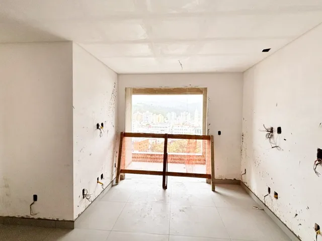Imagem 3: Apartamento à venda em Itajubá-MG no Centro: 3 quartos, 1 suíte, 2 salas, 2 banheiros