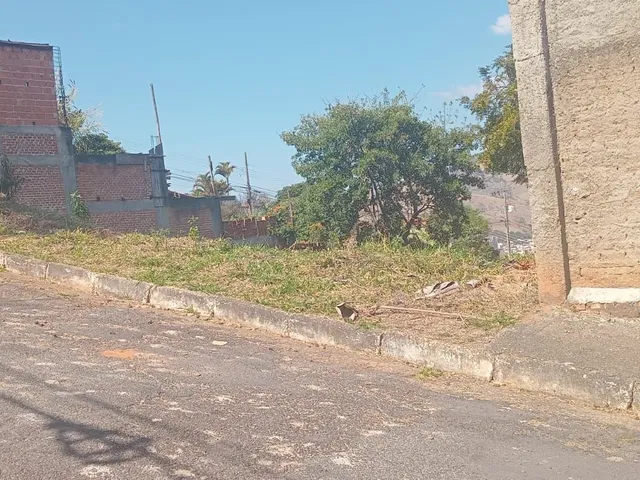 Imagem 2: Terreno à venda em Itajubá-MG, bairro Morro Chic, 421,20 m² de área! Aproveite essa