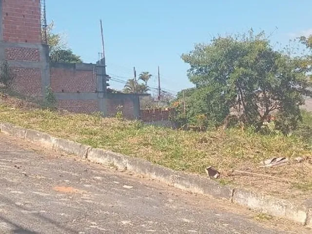 Imagem 4: Terreno à venda em Itajubá-MG, bairro Morro Chic, 421,20 m² de área! Aproveite essa