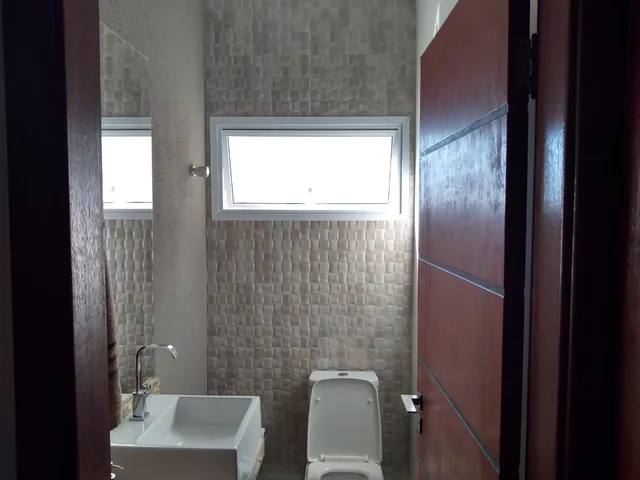 Imagem 3: Casa à venda em Itajubá-MG, bairro Pinheirinho: 3 quartos, 1 suíte, 3 salas, 4