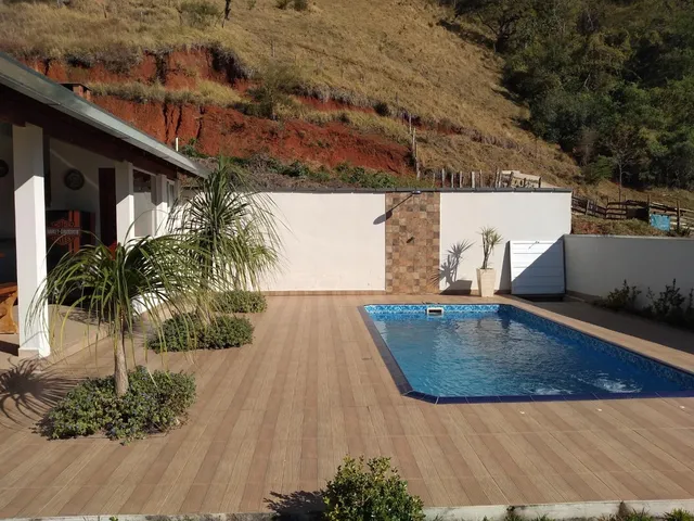 Imagem 4: Casa à venda em Itajubá-MG, bairro Pinheirinho: 3 quartos, 1 suíte, 3 salas, 4