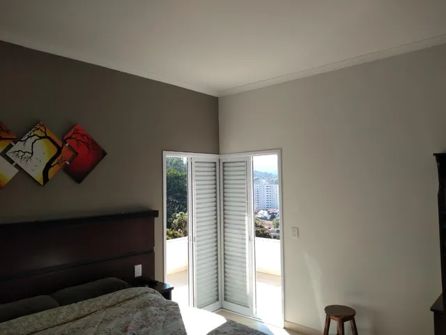 Imagem 15: Casa à venda em Itajubá-MG, bairro Pinheirinho: 3 quartos, 1 suíte, 3 salas, 4