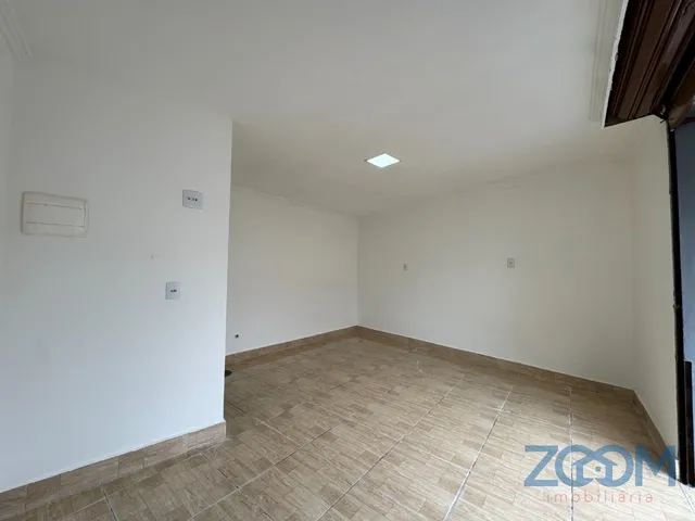 Imagem 2: QR 02 CONJUNTO B LOJA 3 - CANDANGOLANDIA - OTIMO PONTO PARA SUA LOJA COM 35M2 - LOCAL