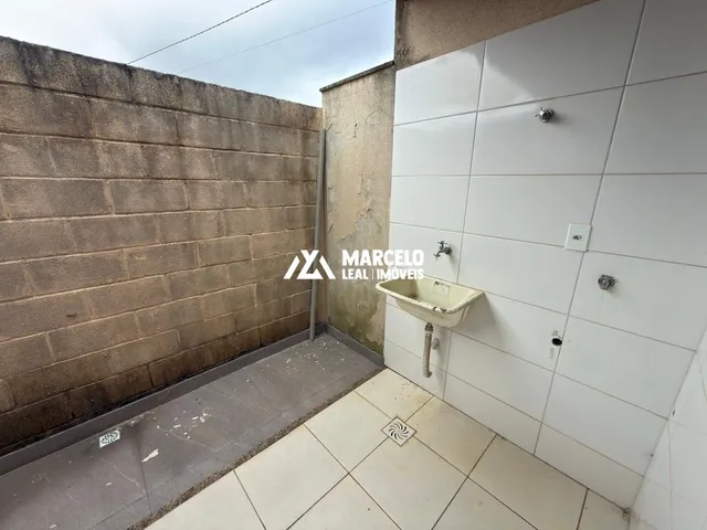 Imagem 12: Alugo casa de esquina com 3/4 sendo uma suíte acabamento em porcelanato com tota