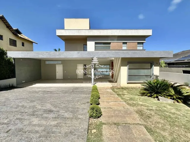 Imagem: A casa em condomínio possui 3 Dormitórios, 3 Suítes, 4