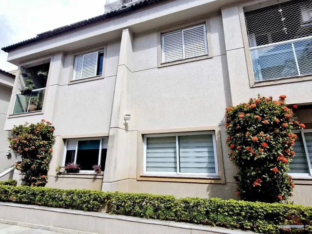 Imagem: A casa em condomínio possui 3 Dormitórios, 3 Suítes, 5