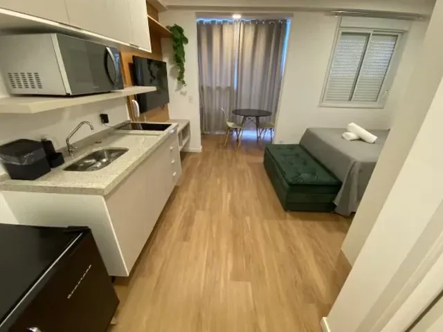 Imagem: O studio possui 1 Dormitório, 1 Banheiro, 3.135m² de