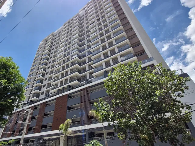 Imagem: O apartamento possui 1 Dormitório, 1 Suíte, 2 Banheiros,
