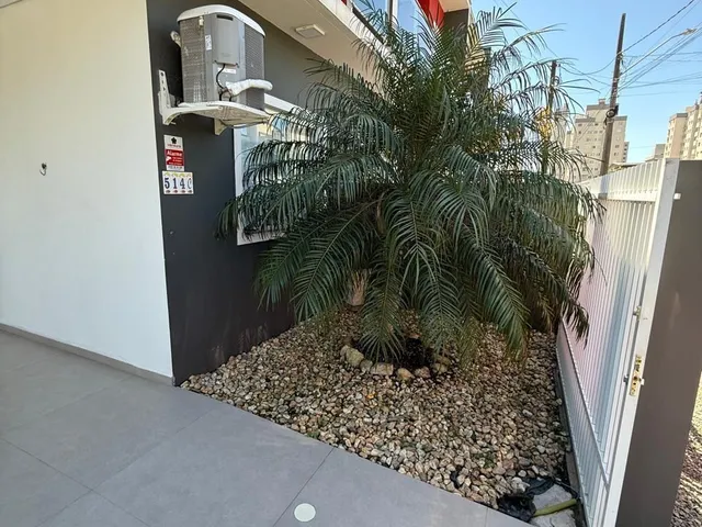 Imagem 2: Sobrado com piscina para locacao anual em Balneario Picarras Sc