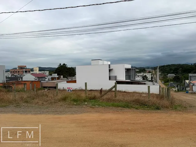 Imagem 3: Dois terrenos juntos em Balneario Picarras Sc