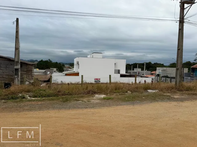 Imagem 2: Dois terrenos juntos em Balneario Picarras Sc