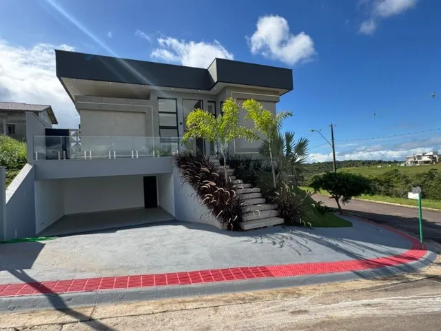 Imagem: Casa de Luxo em Condomínio Fechado com