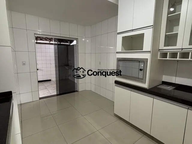 Imagem 3: Área Privativa 03 Quartos com suíte, 02 vagas de garagem
