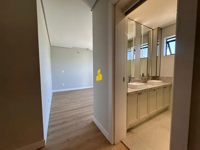 Imagem 9: BELÍSSIMO APARTAMENTO COM 3 SUÍTES E 3 VAGAS NO CENTRO DE TIMBÓ/SC