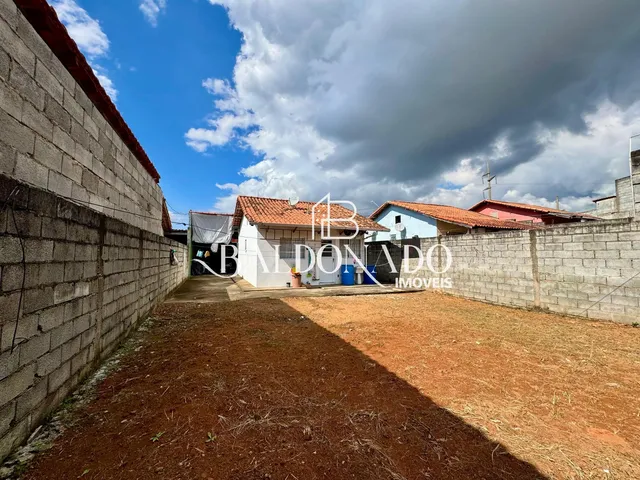 Imagem 3: Casa para alugar em Extrema 2 dormitórios com quintal amplo 5 minutos do centro