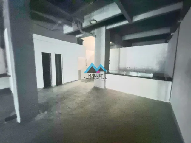 Imagem 4: Loja ampla, com 265 m², para venda e locação no Humaitá