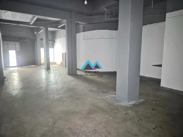 Imagem 9: Loja ampla, com 265 m², para venda e locação no Humaitá