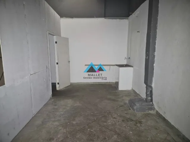 Imagem 14: Loja ampla, com 265 m², para venda e locação no Humaitá