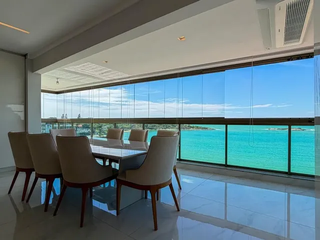 Imagem 6: Apartamento frente para o mar, reformado, 4 quartos, 3 suítes, 329m², 4 vagas, varanda