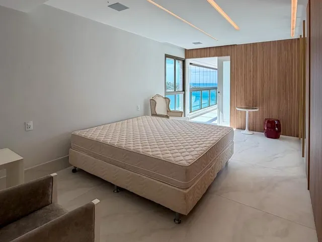 Imagem 2: Apartamento frente para o mar, reformado, 4 quartos, 3 suítes, 329m², 4 vagas, varanda