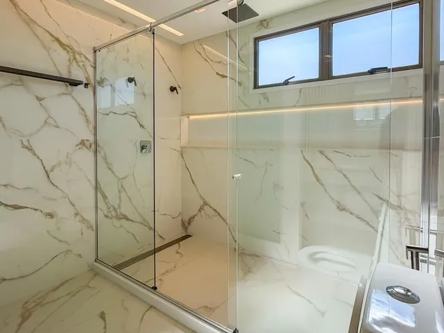 Imagem 15: Apartamento frente para o mar, reformado, 4 quartos, 3 suítes, 329m², 4 vagas, varanda