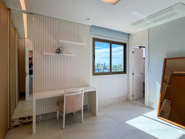Imagem 7: Apartamento frente para o mar, reformado, 4 quartos, 3 suítes, 329m², 4 vagas, varanda