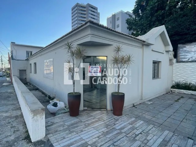 Imagem: A loja possui 2 Banheiros, 260m² de Área, 127m² de Área