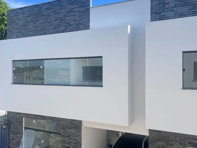 Imagem: A casa possui 6 Dormitórios, 3 Suítes, 4 Banheiros, 2