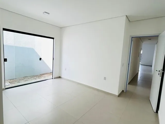 Imagem 2: Vendo linda casa proximo ao centro do Eusébio, vizinho ao Cabana e a Greenlife